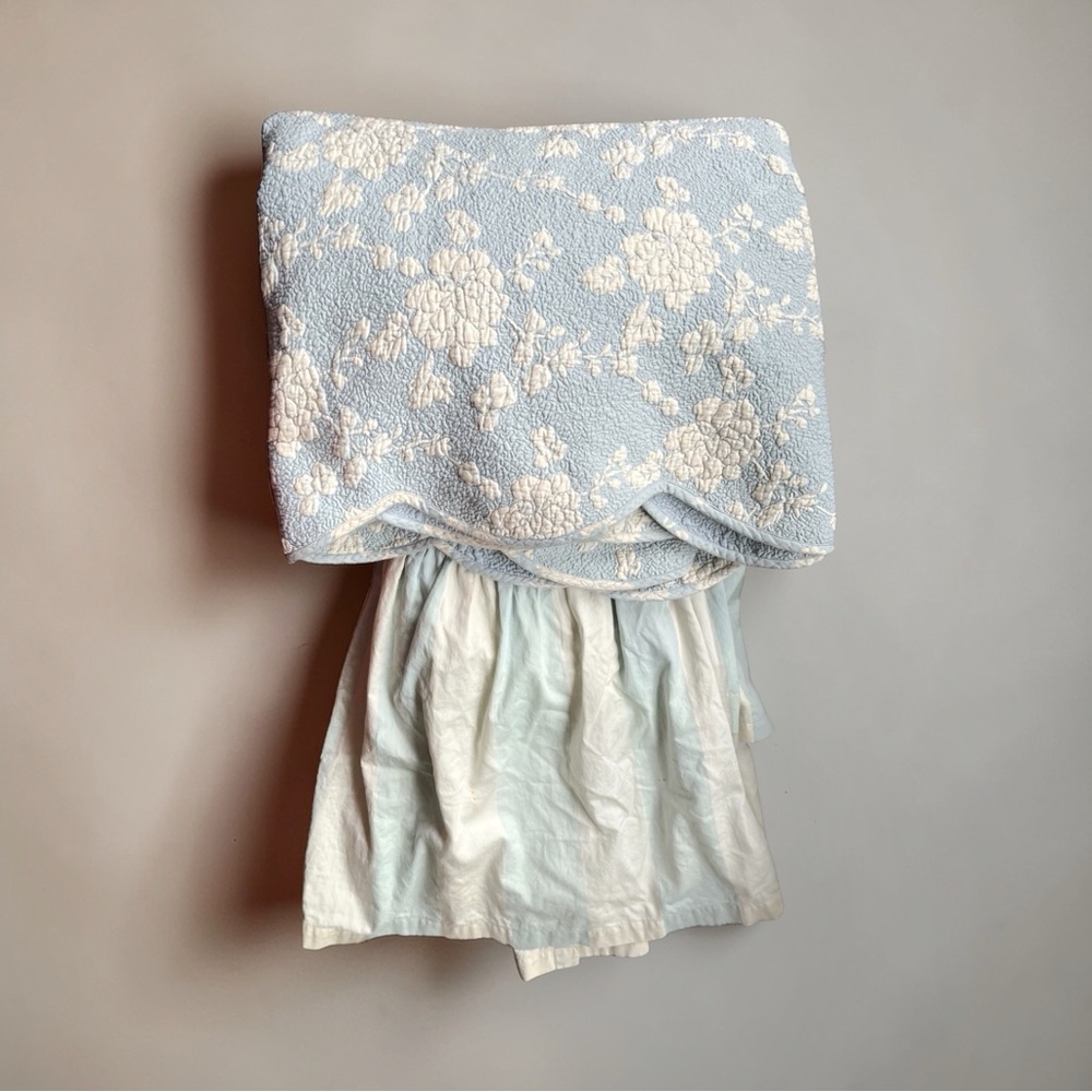 Pine Cone Hill Blue White Floral/Striped Scalloped Quilt w/Matching Bedskirt, Tw